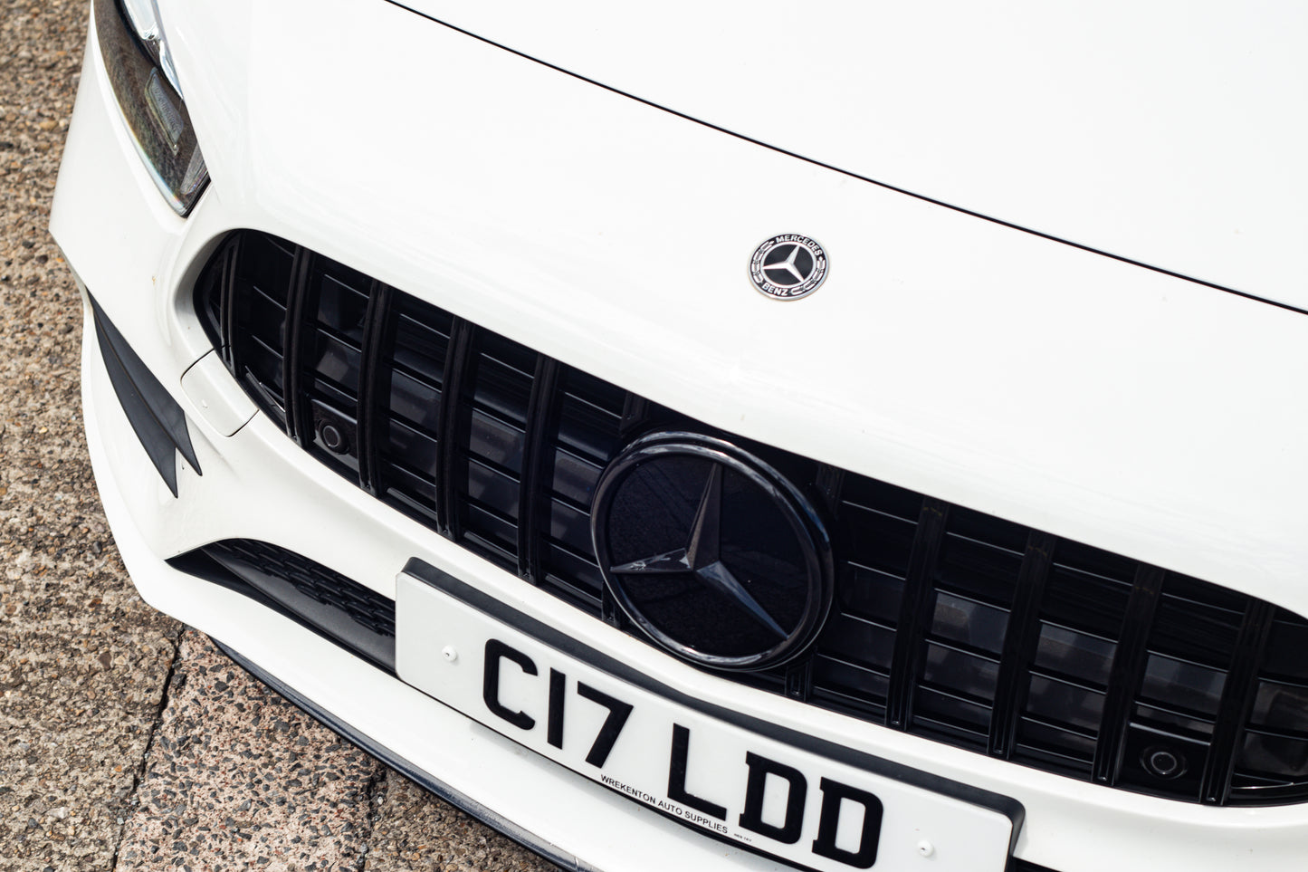 Mercedes front badge replacement