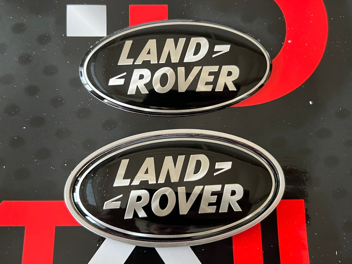 Land Rover badges