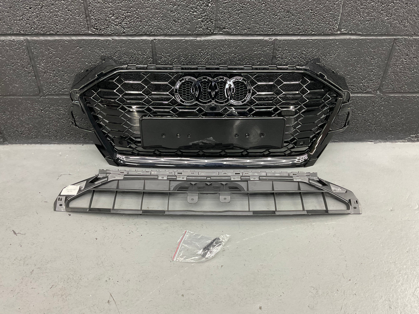 Audi A4 B9.5 (2020-2022) Honeycomb grill
