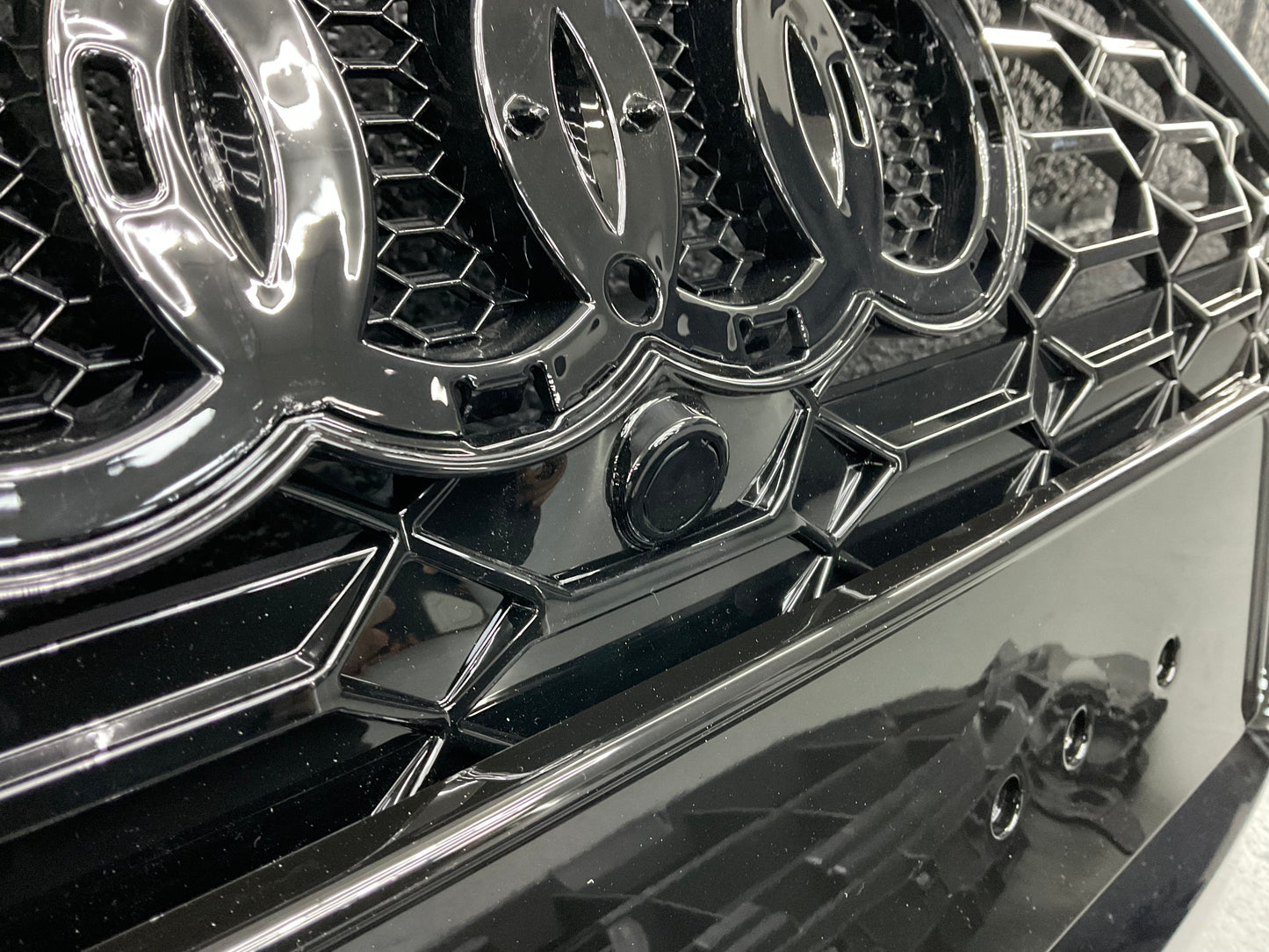 Audi A4 B9.5 (2020-2022) Honeycomb grill