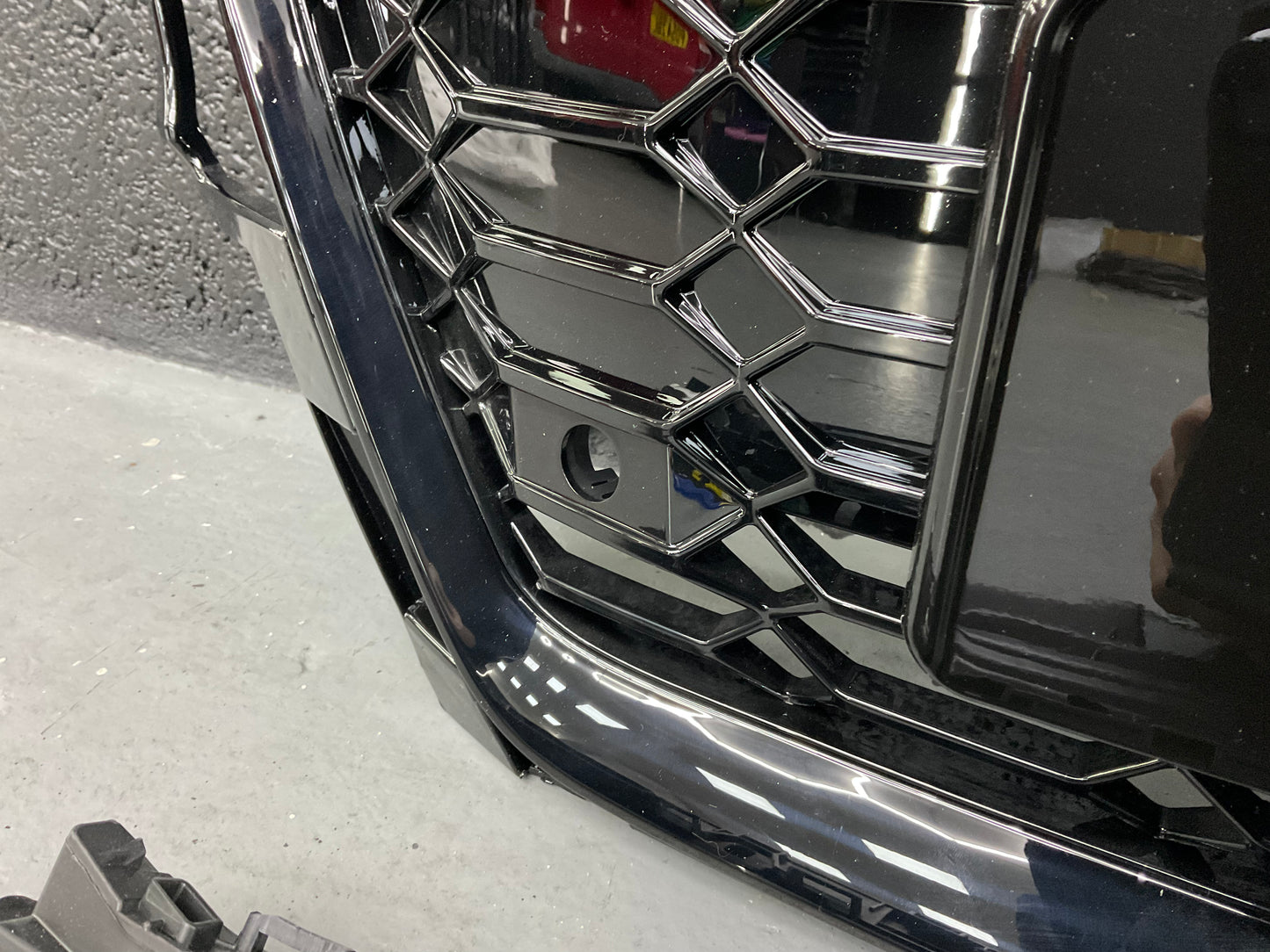 Audi A4 B9.5 (2020-2022) Honeycomb grill