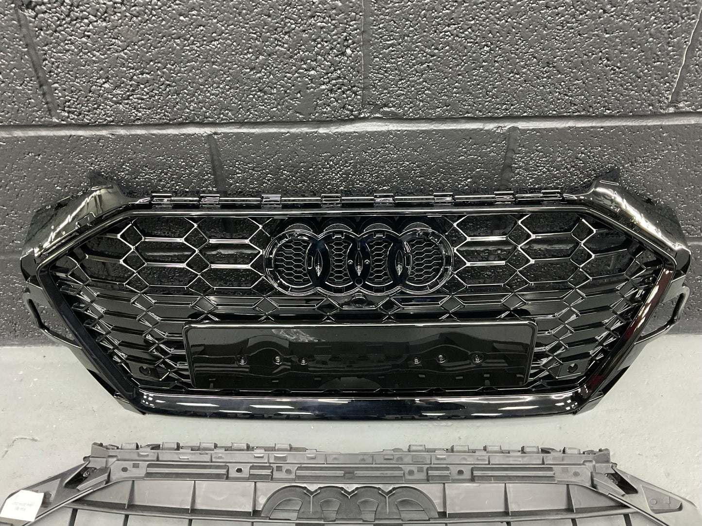 Audi A4 B9.5 (2020-2022) Honeycomb grill