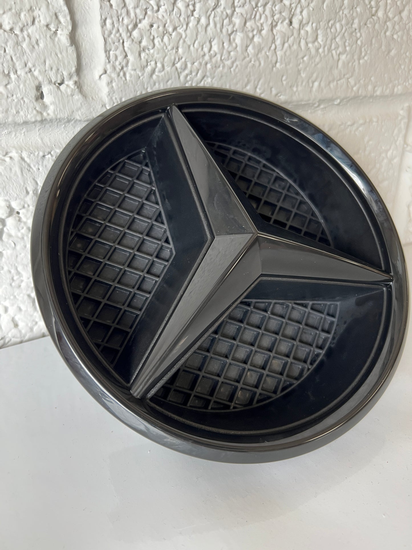 Mercedes front badge replacement