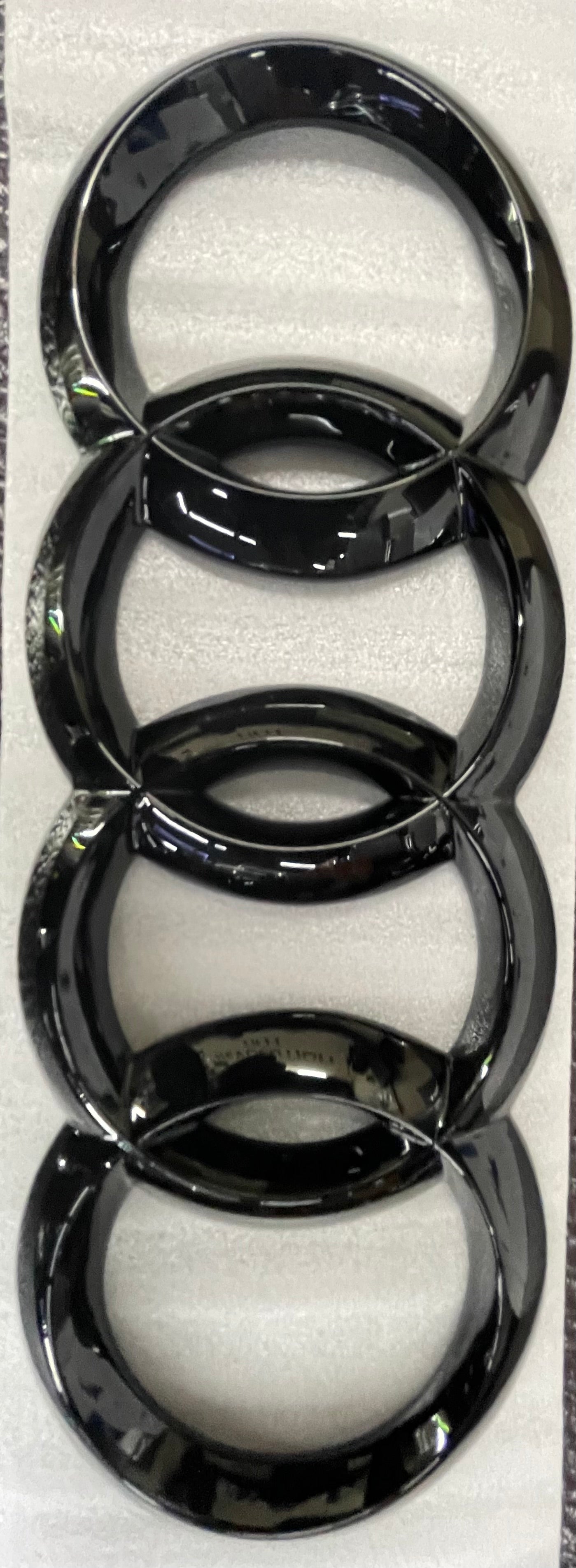 Audi A4 (2013-2016) rear badge overlay